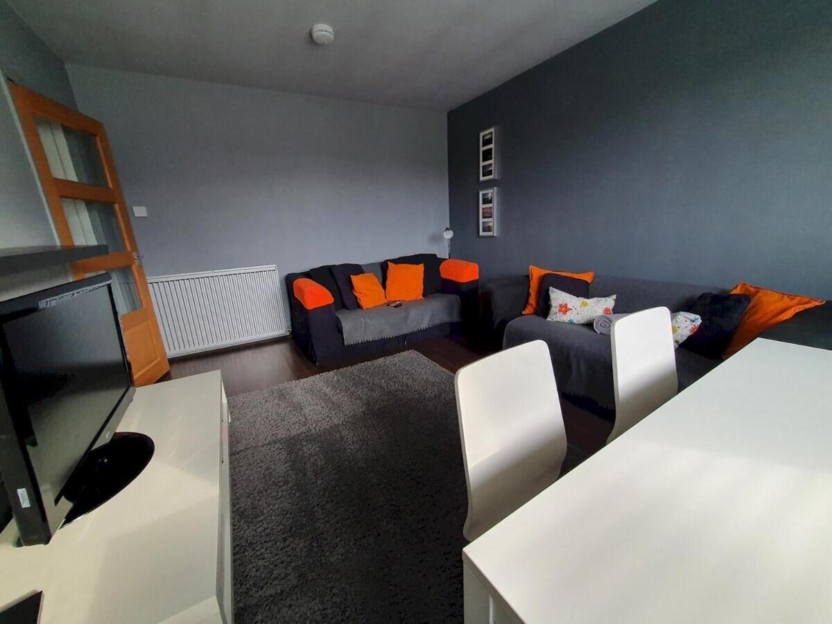 2 Bedroom, Free Parking & Netflix Near Hospitals Aberdeen Exterior photo