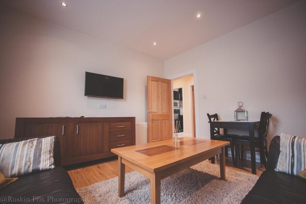 2 Bedroom, Free Parking & Netflix Near Hospitals Aberdeen Exterior photo
